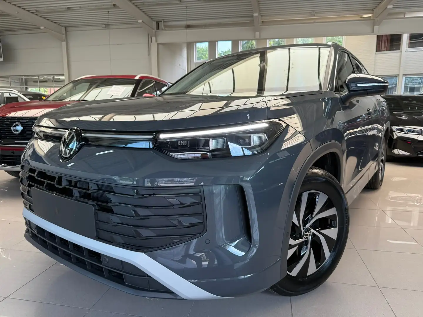 Volkswagen Tayron 1.5 eTSI mHEV ACT Life 7pl. - NIEUW !!! Gris - 2