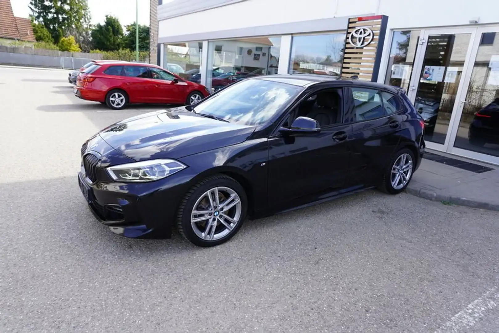 BMW 118 d M Sport *LED*LEDER* Schwarz - 2
