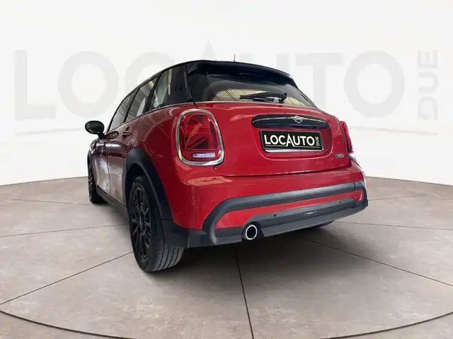 Mini Hatch view 5