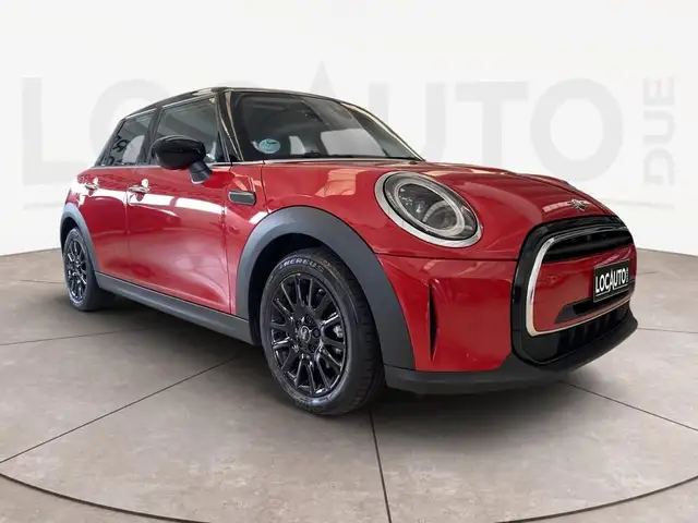 Mini Hatch view 3