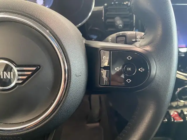 Mini Hatch view 14