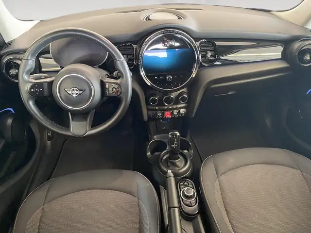 Mini Hatch view 6