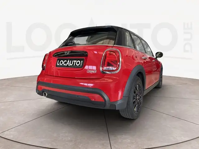 Mini Hatch view 4
