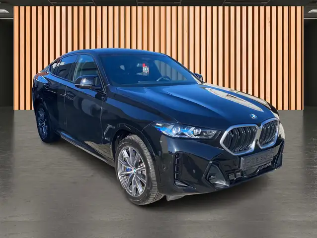 BMW X6 M view 3
