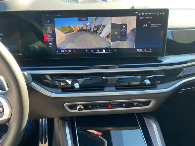 BMW X6 M view 7