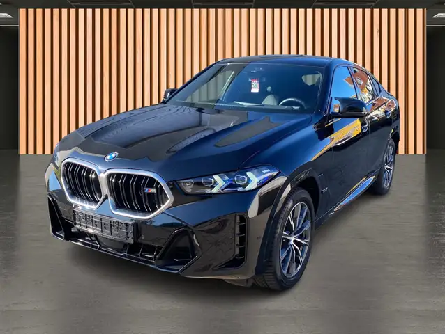 BMW X6 M view 2