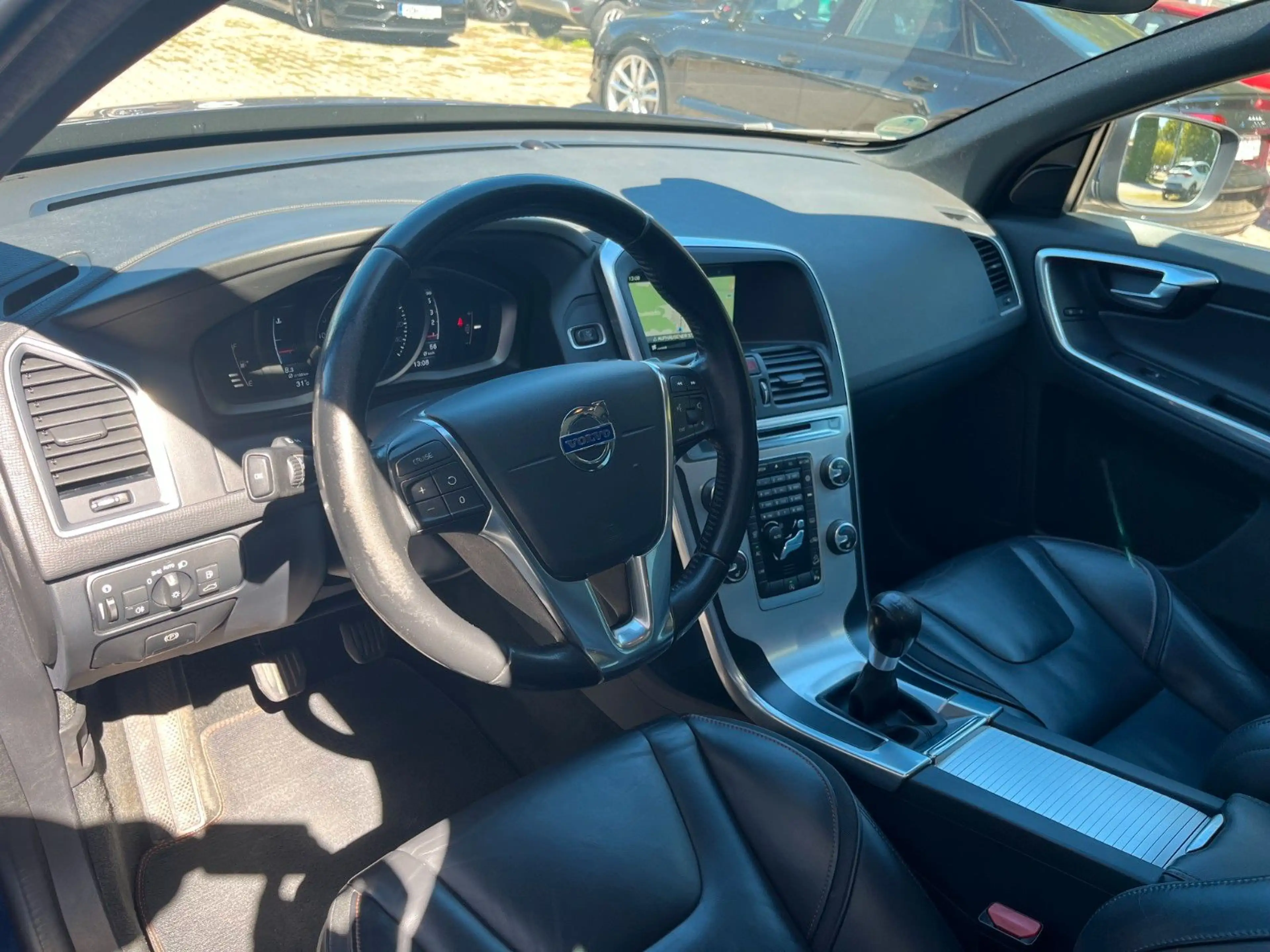 Volvo XC60 D4 AWD Ocean,Klimaautomatik,Pano,Kamera,Ahk — photo 7