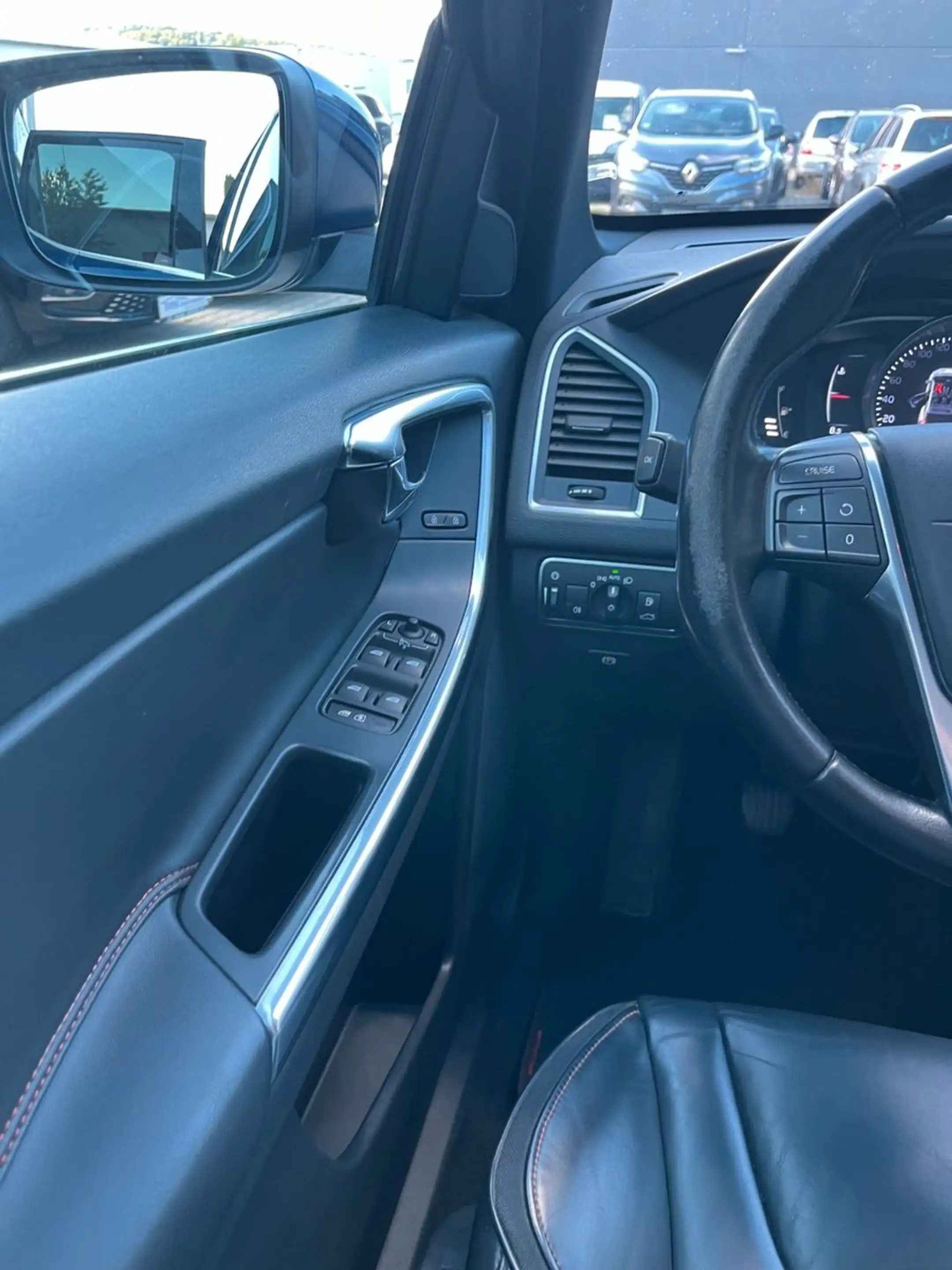 Volvo XC60 D4 AWD Ocean,Klimaautomatik,Pano,Kamera,Ahk — photo 6
