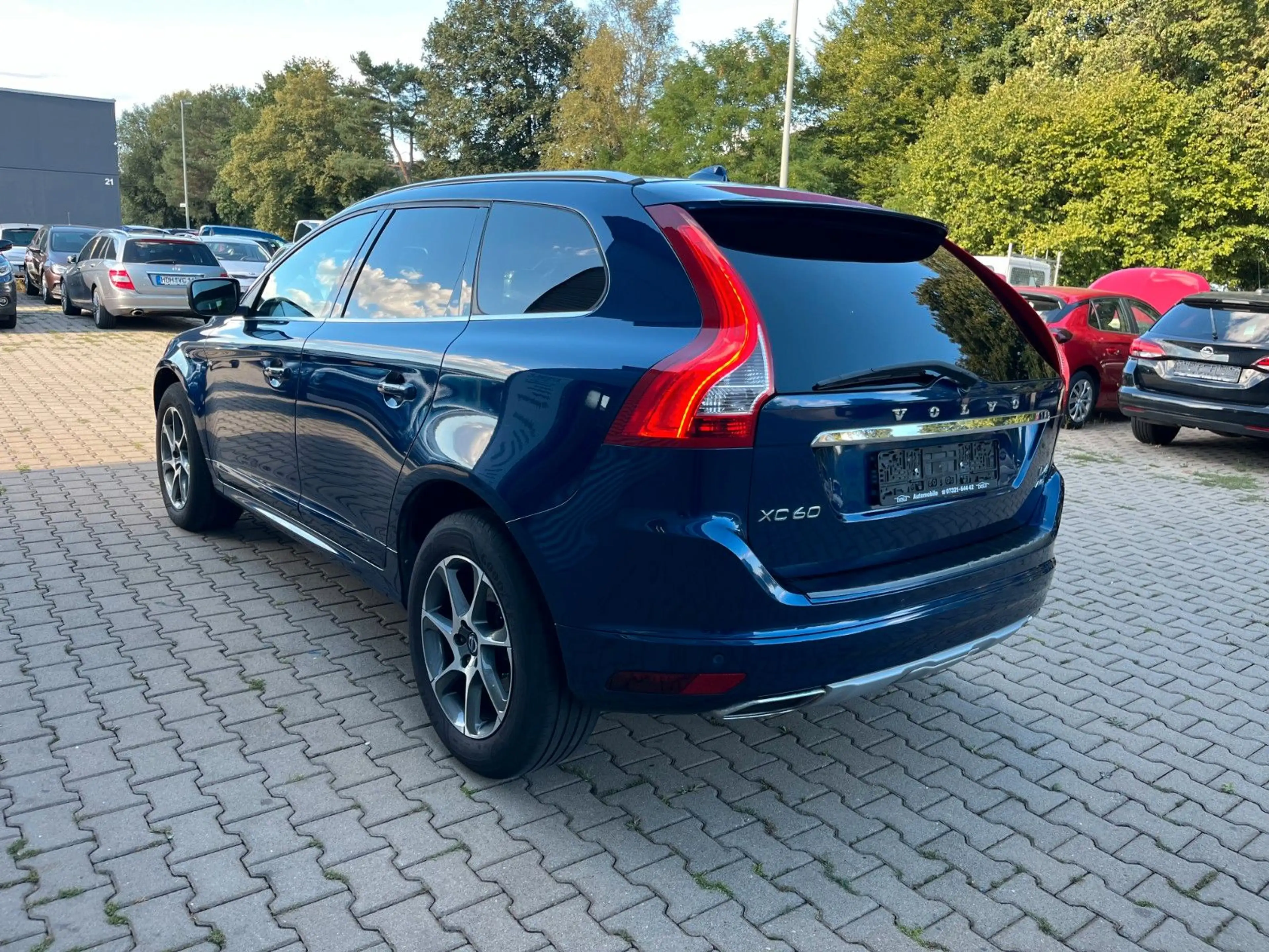 Volvo XC60 D4 AWD Ocean,Klimaautomatik,Pano,Kamera,Ahk — photo 3