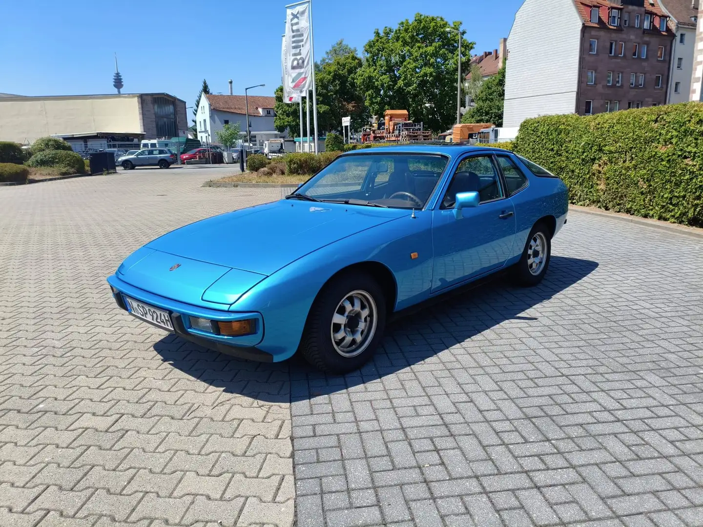 Porsche 924 H-Kennzeichen | Minerva Blau Metallic | Glasdach Blau - 1
