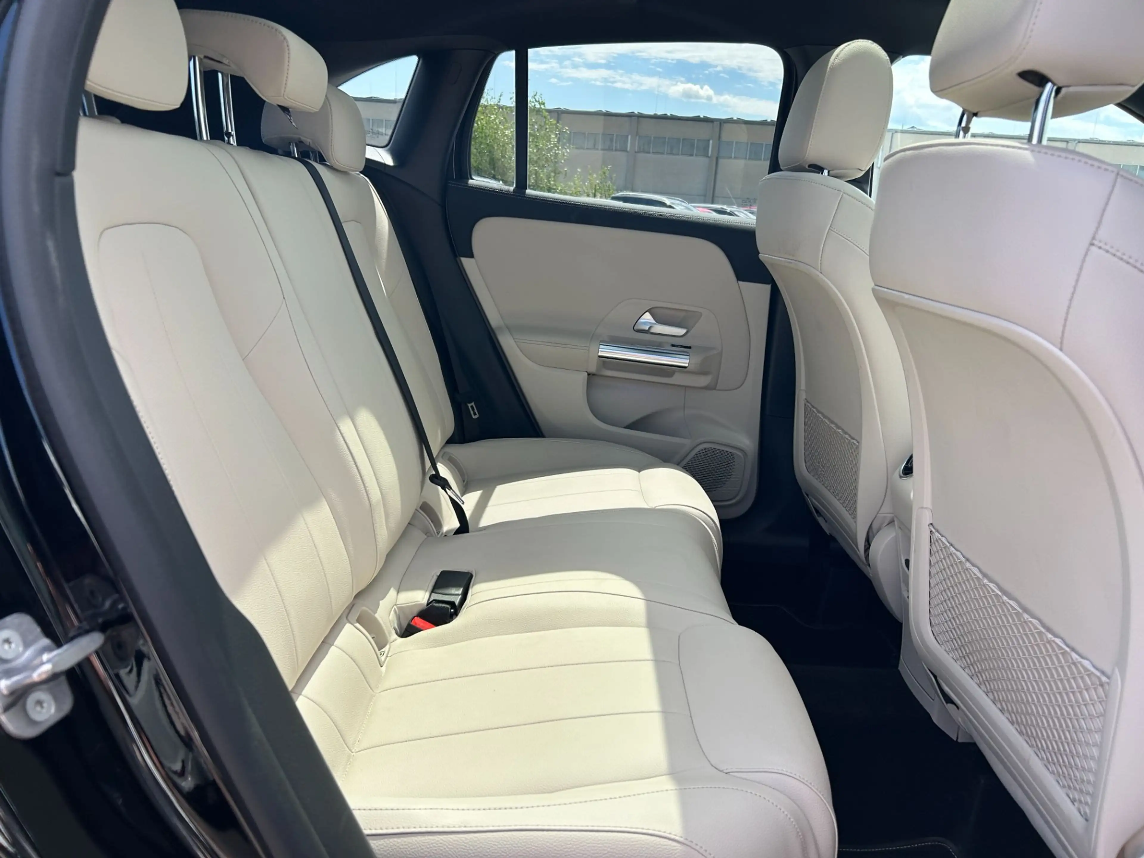 Mercedes-Benz GLA 250 250e DCT PROGRESSIVE LINE — photo 11