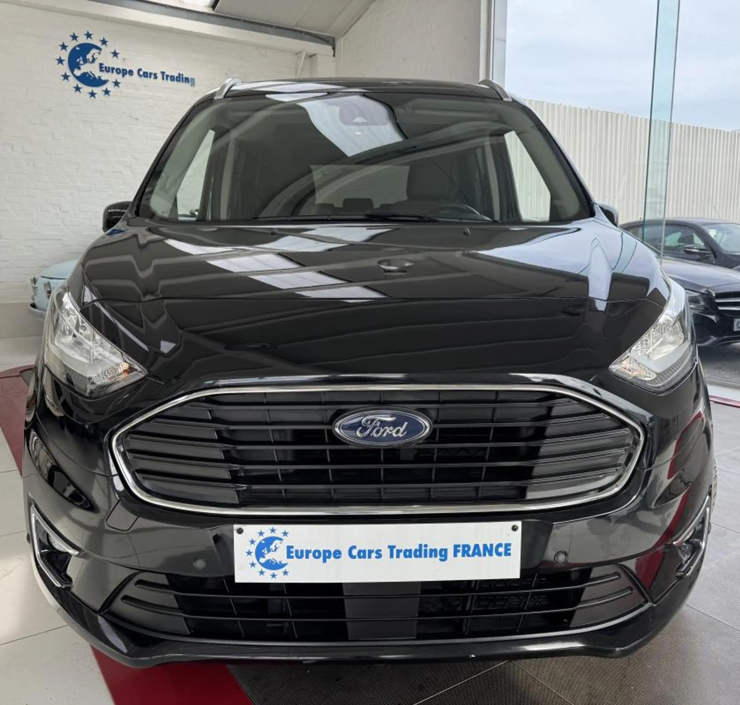 Ford Tourneo CONNECT 120CH CARPLAY 1ÈRE MAIN 7PLACES GAR 12M — photo 4