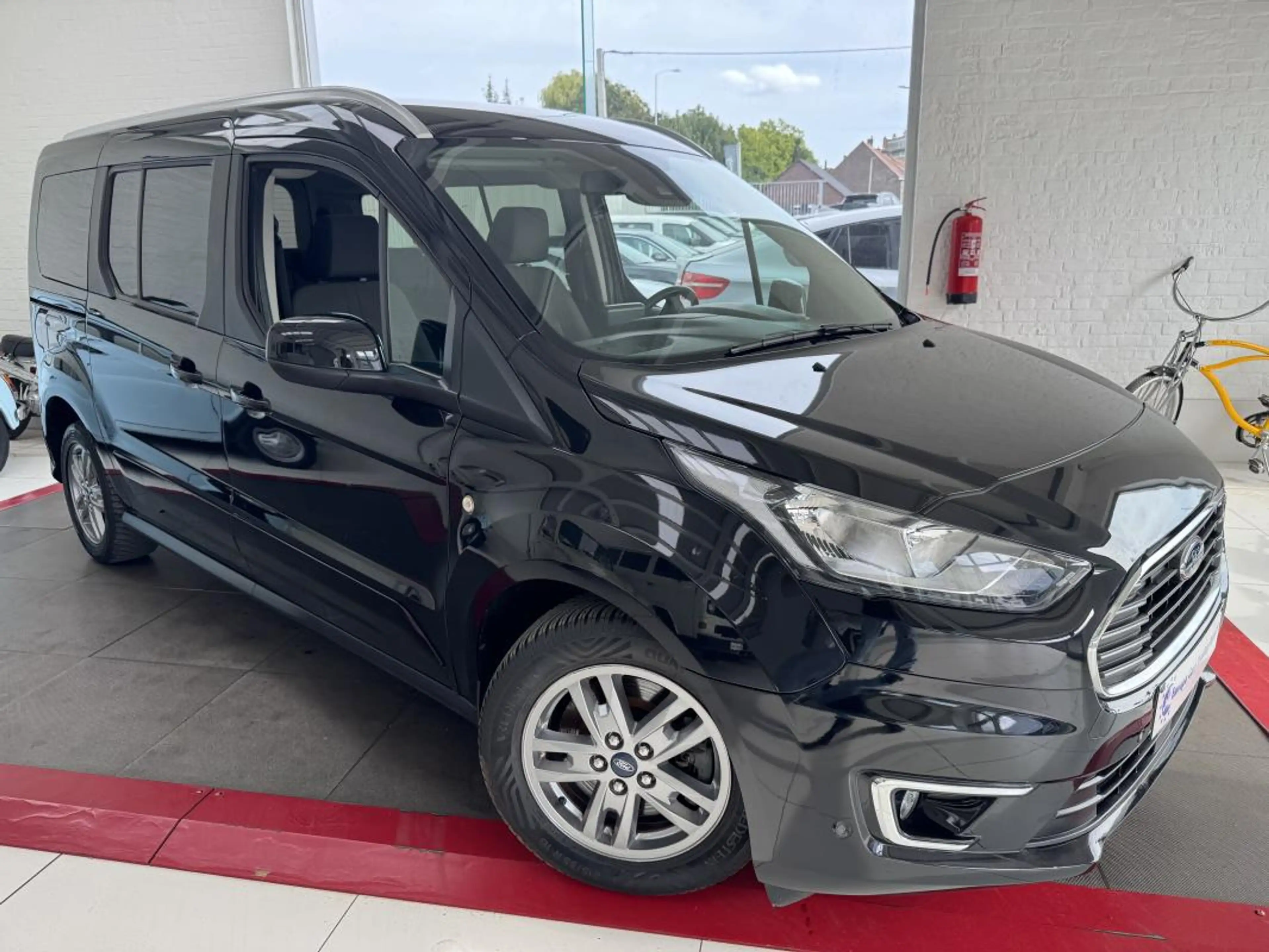 Ford Tourneo CONNECT 120CH CARPLAY 1ÈRE MAIN 7PLACES GAR 12M — photo 3