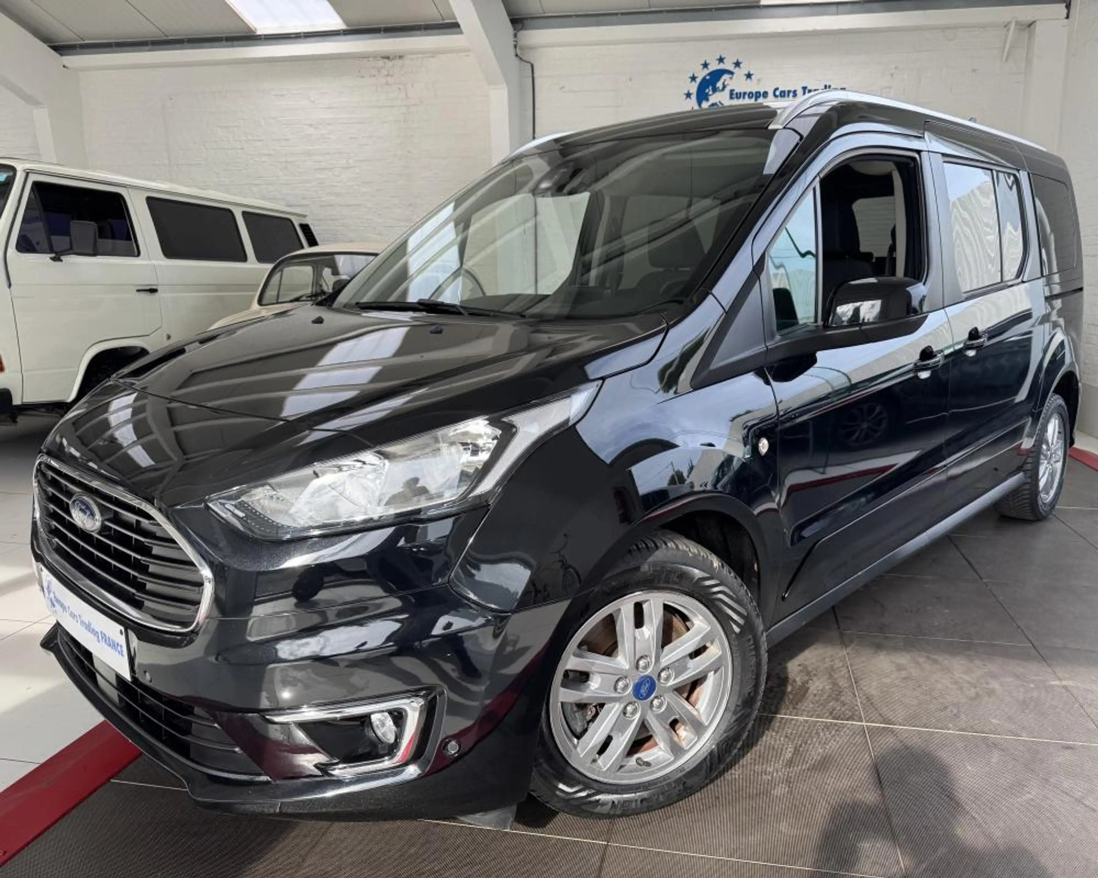 Ford Tourneo CONNECT 120CH CARPLAY 1ÈRE MAIN 7PLACES GAR 12M