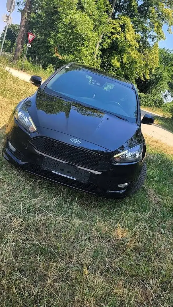 Ford Focus Focus 1,5 TDCi ST-Line ST-Line Schwarz - 1