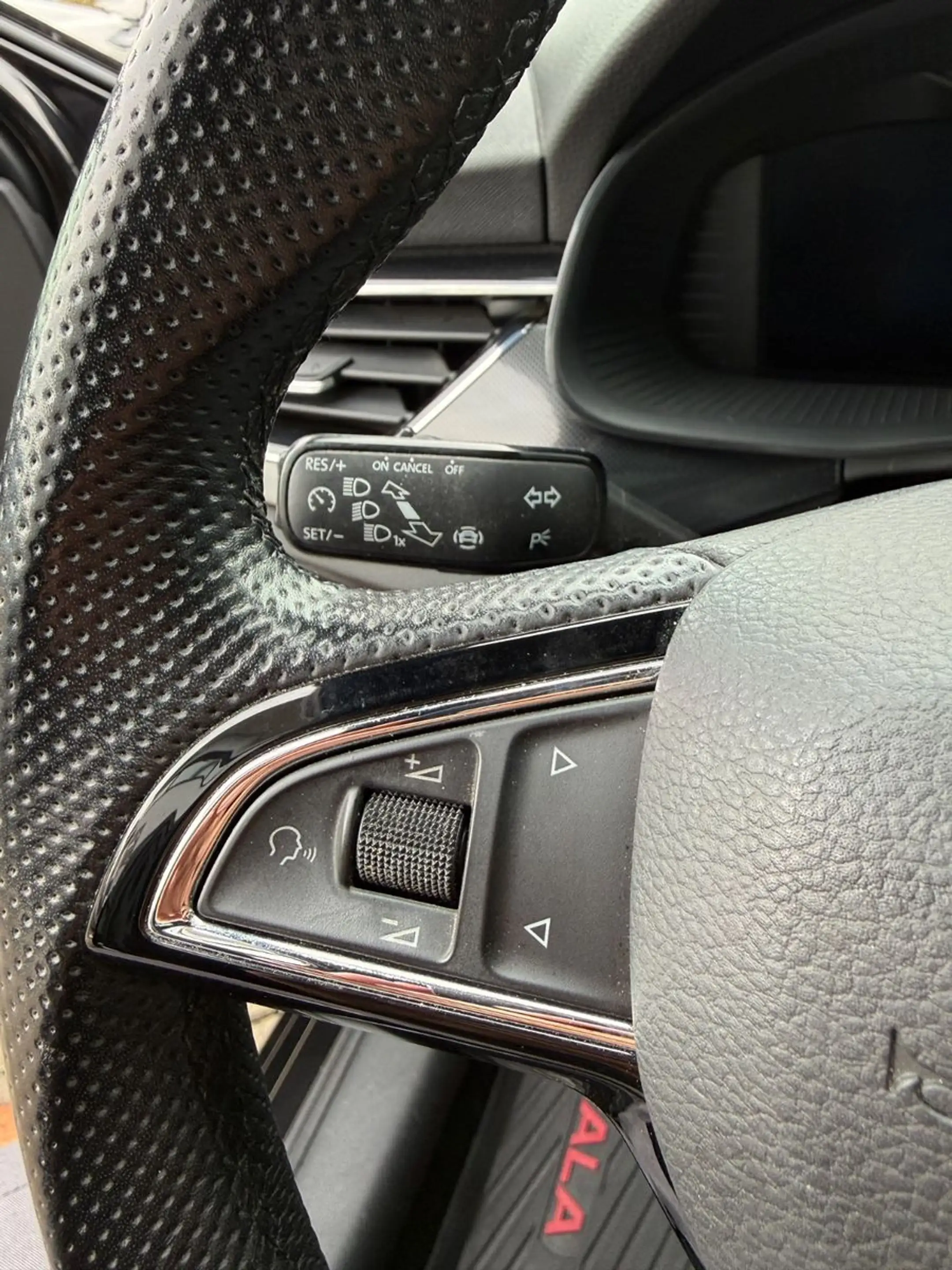 Skoda Scala Style,LED,Garantie,CarPlay,Pano,Virtual, — photo 10