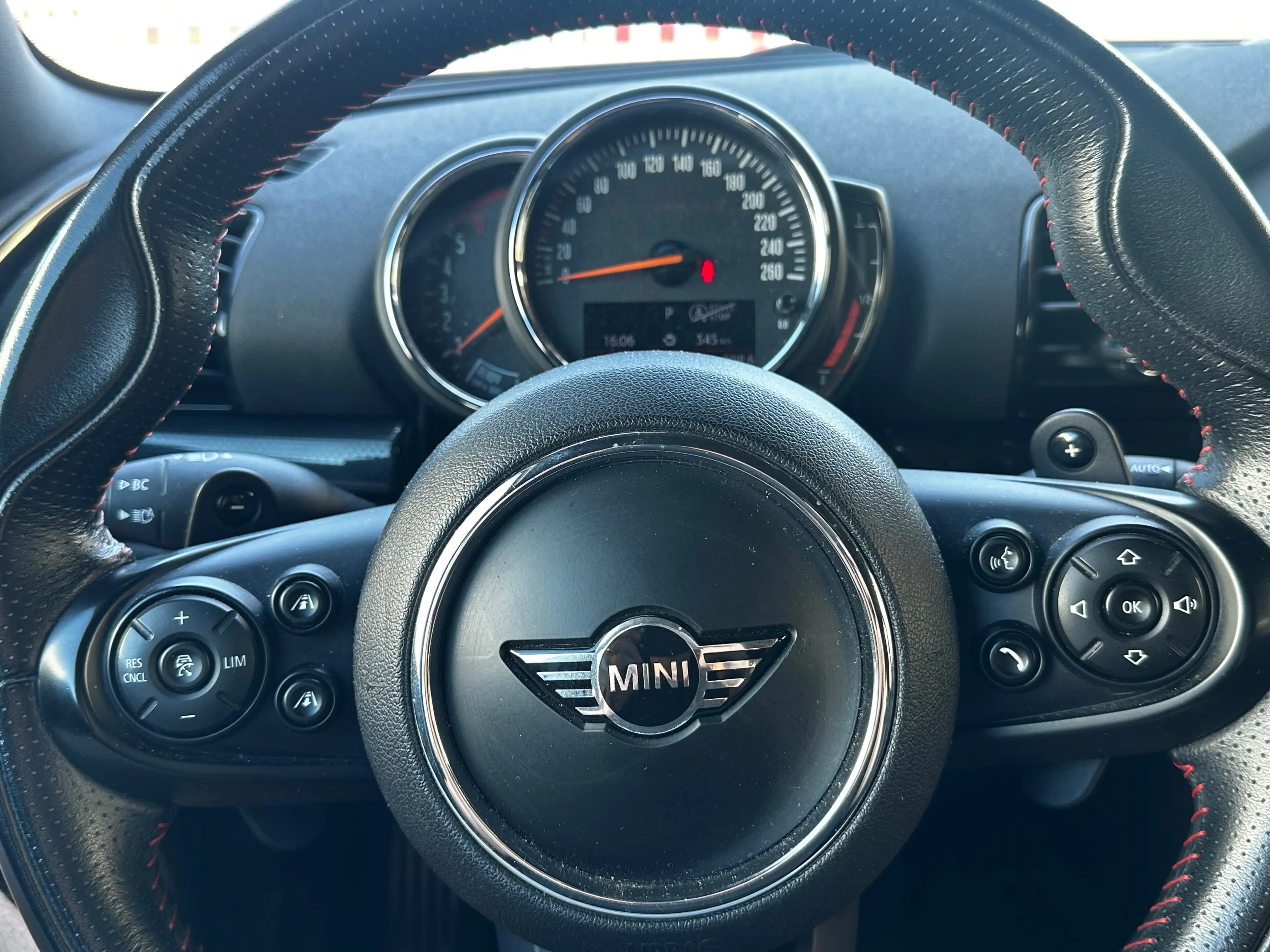 MINI John Cooper Works Clubman Cooper SD All4 — photo 6