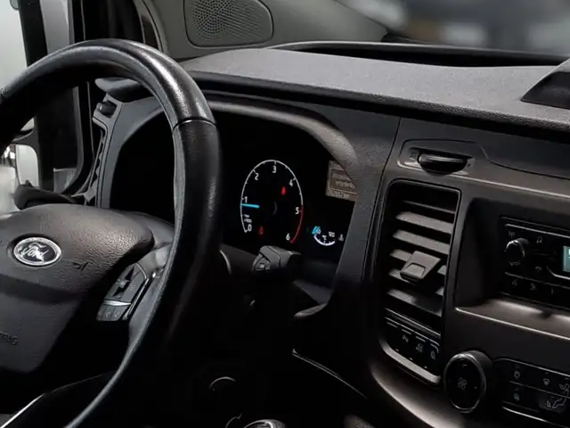 Ford Transit Custom view 13
