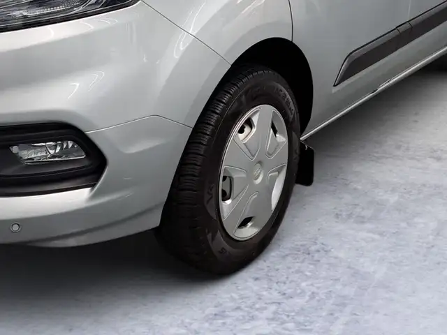 Ford Transit Custom view 6