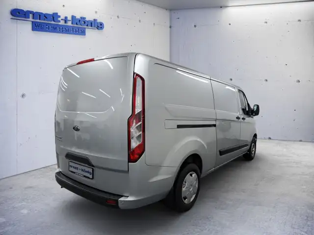 Ford Transit Custom view 3