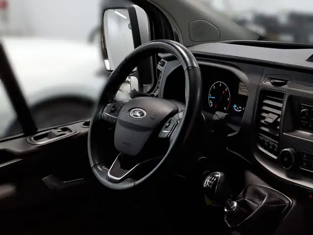 Ford Transit Custom view 12