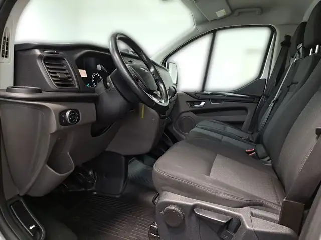 Ford Transit Custom view 8