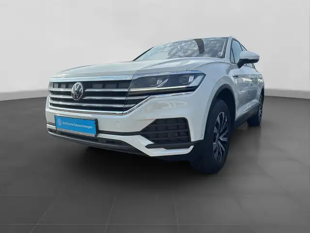 Volkswagen Touareg view 2