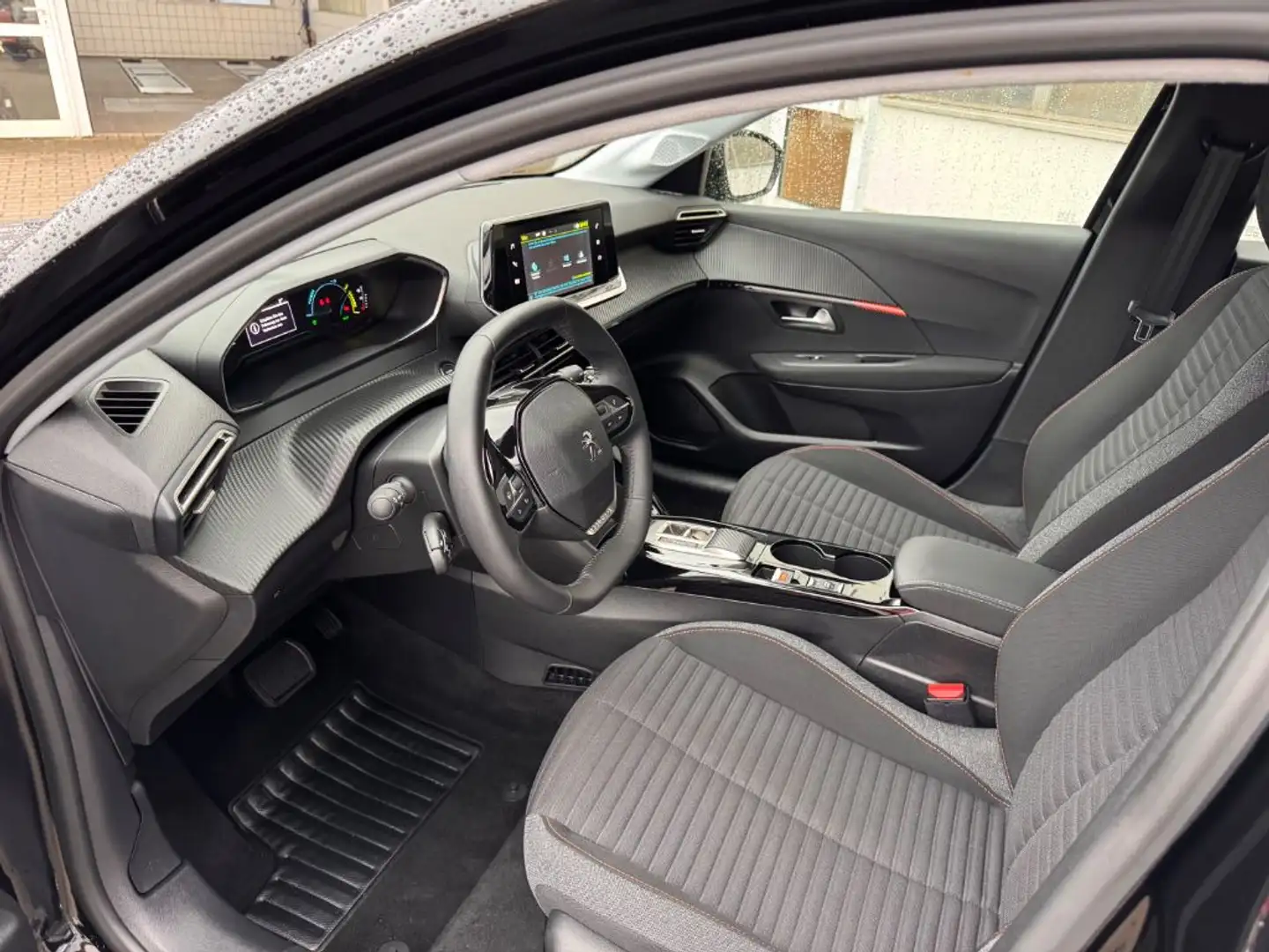 Peugeot 208 Elektromotor 136 Active Pack Schwarz - 2