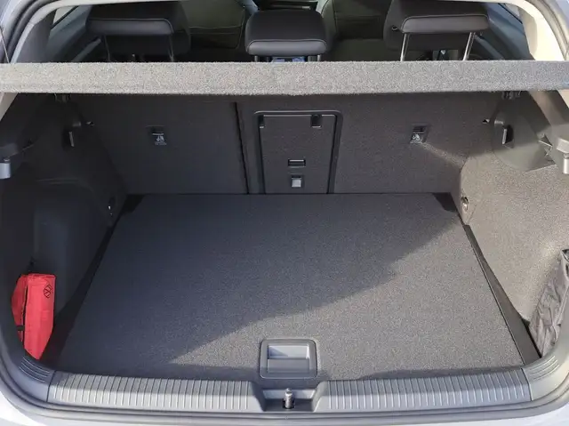 Volkswagen Golf view 11