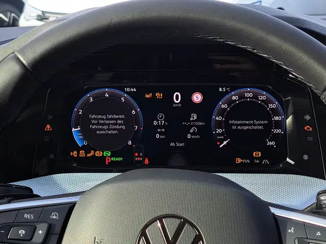 Volkswagen Golf view 9