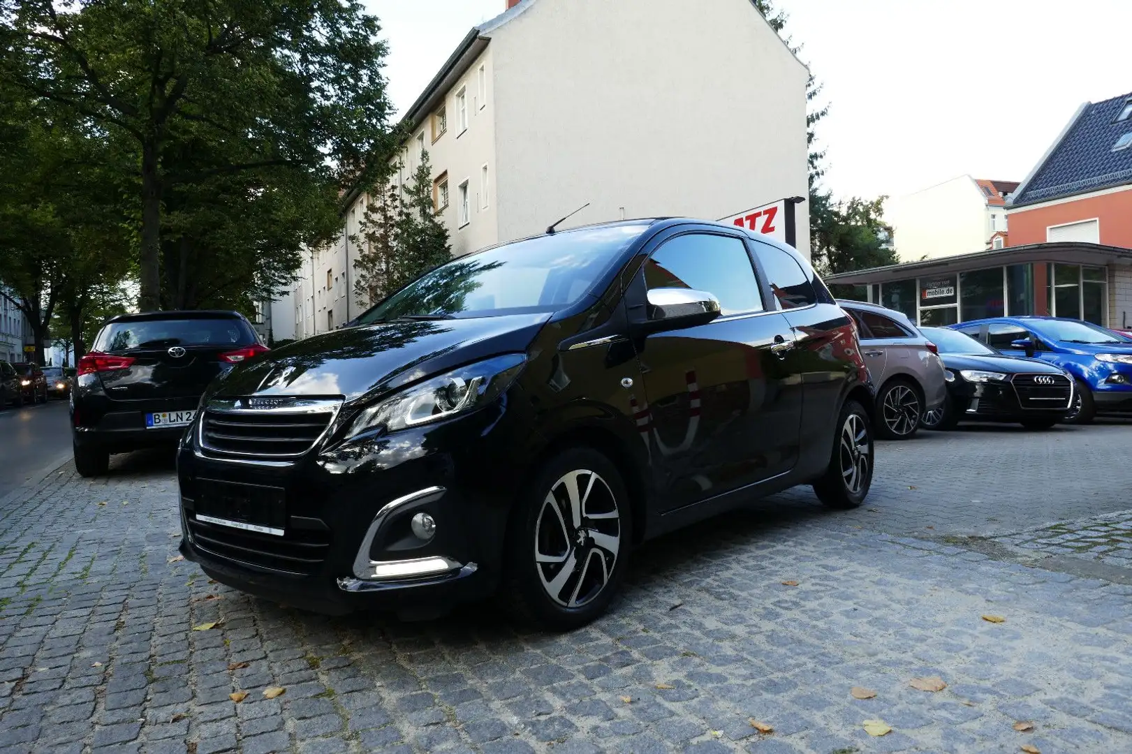 Peugeot 108 VTi 68 Autom. /elektr. Faltdach Schwarz - 1