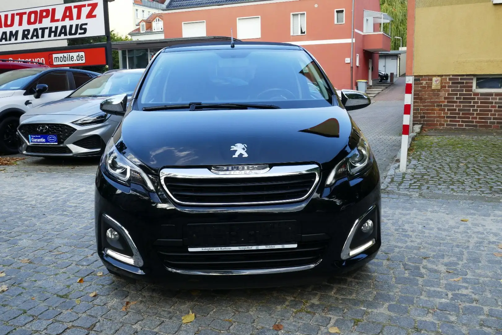 Peugeot 108 VTi 68 Autom. /elektr. Faltdach Schwarz - 2