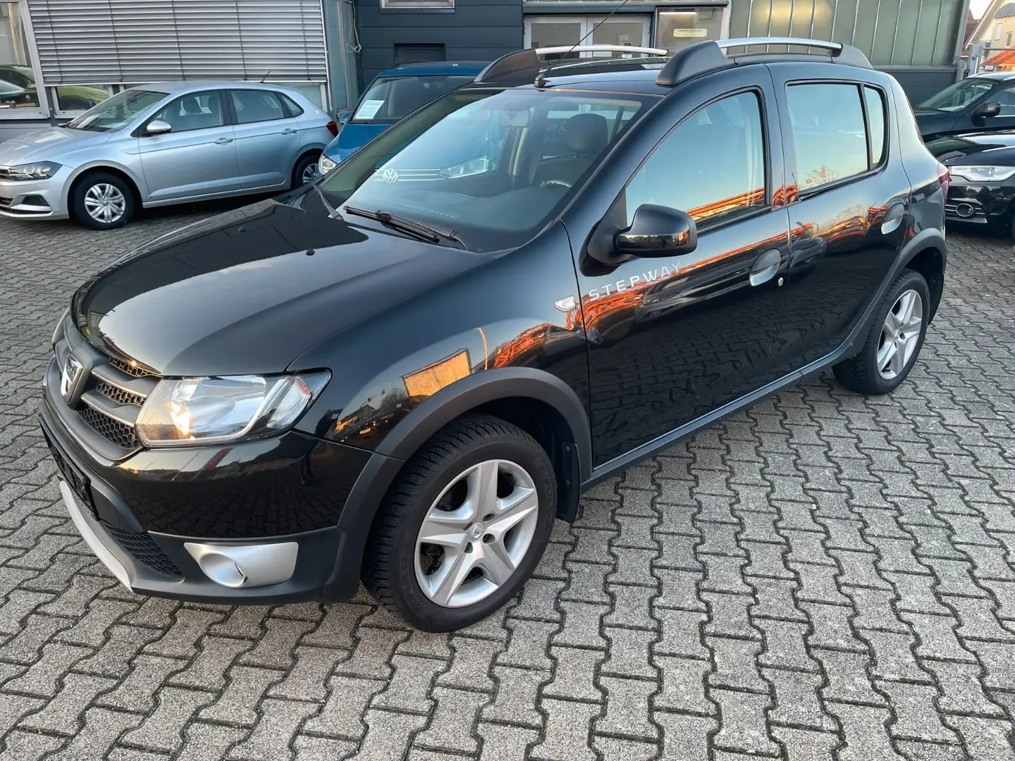 Dacia Sandero II Stepway Prestige *Klima*Navi*1 Hand* Schwarz - 2