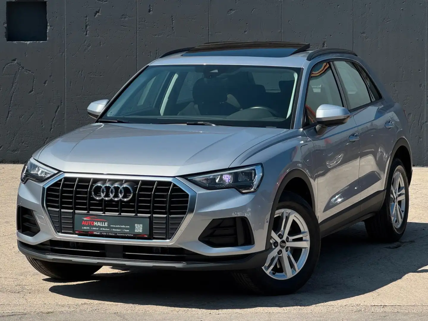 Audi Q3 45 TFSI e S tronic Sonos Virtual Pano CAM ACC Argent - 1
