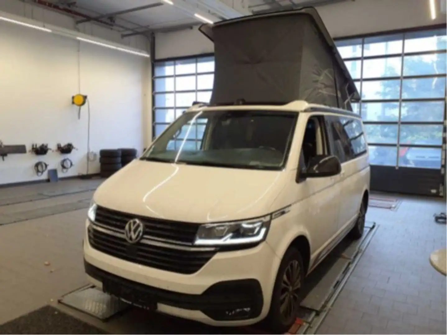 Volkswagen California Beach Edition 2.0l TDI 150kW Automatik Weiß - 1