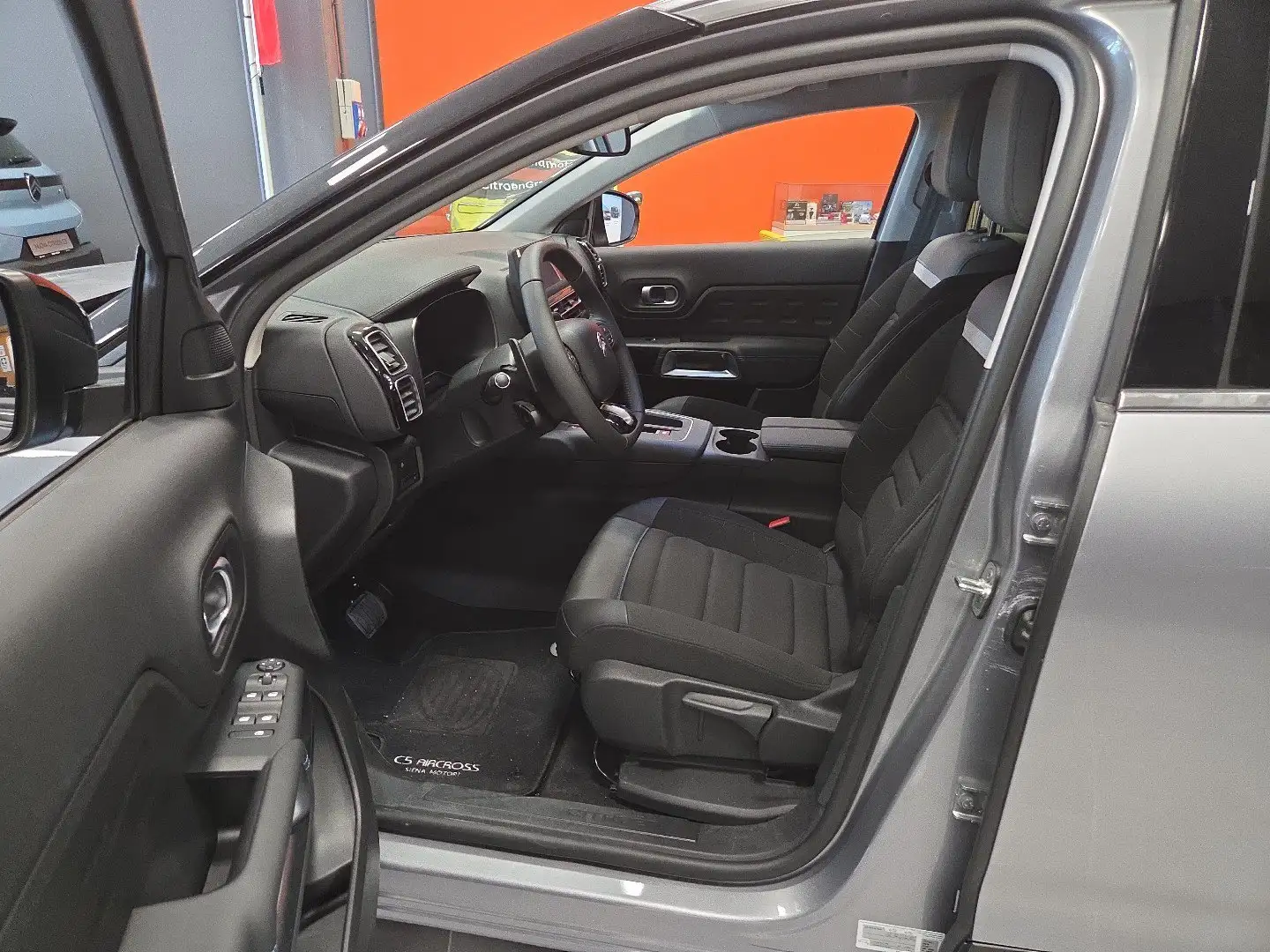 Citroen C5 Aircross Hybrid 136 e-DCS 6 Plus Grigio - 2