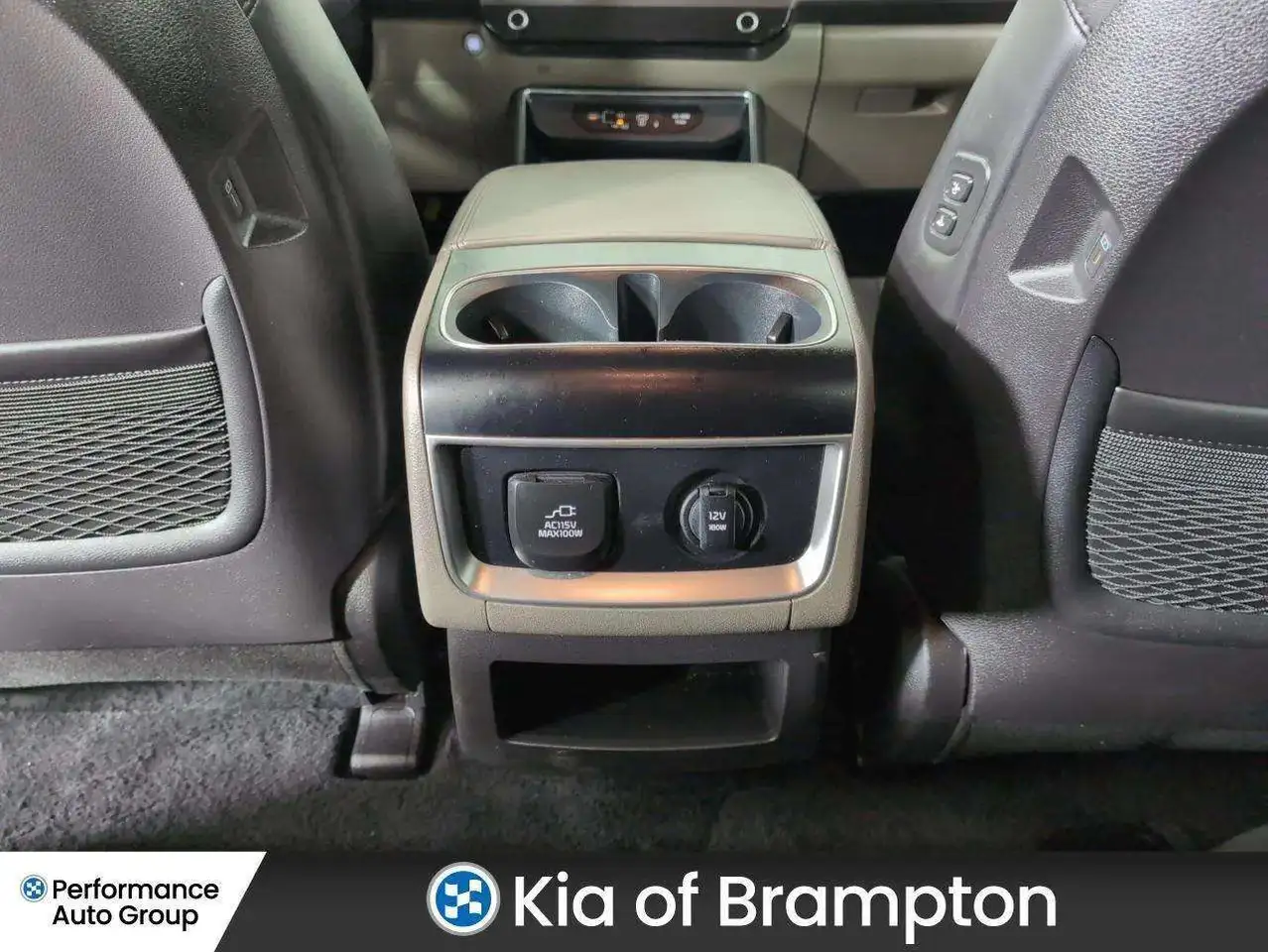 Kia Carnival снимка Kia Carnival