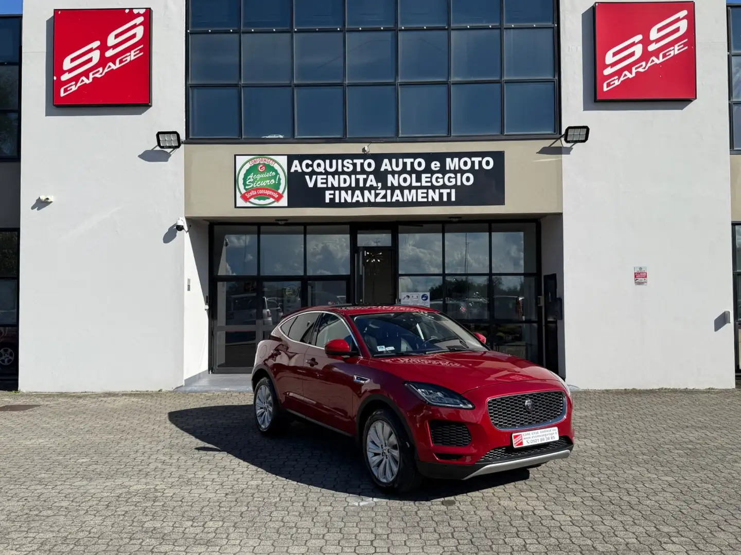 Jaguar E-Pace E-Pace 2.0 249 CV AWD aut. SE Rood - 1