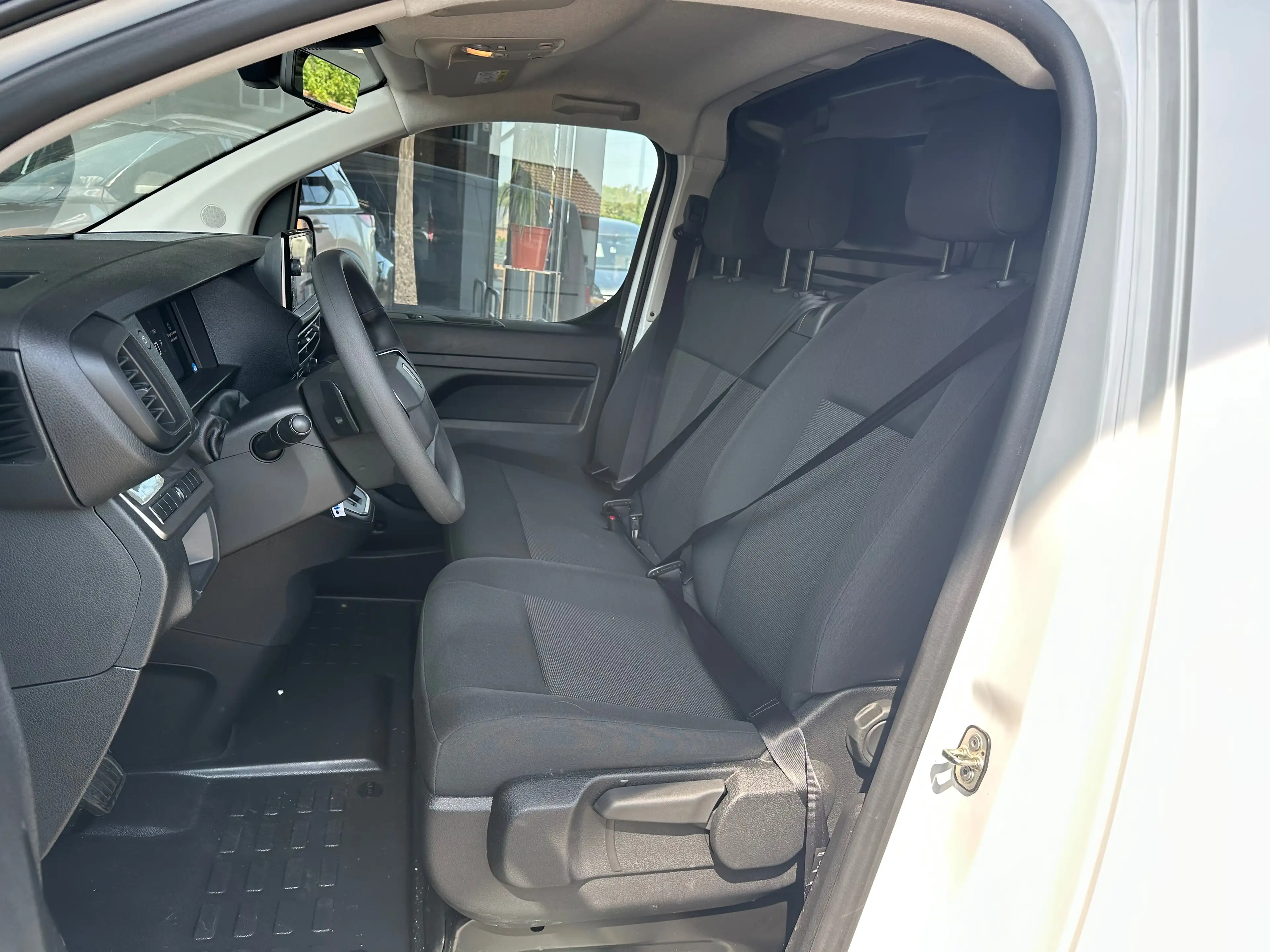 Peugeot Expert 2.0 Hdi / 2025 / 1.000km / automatique — photo 9
