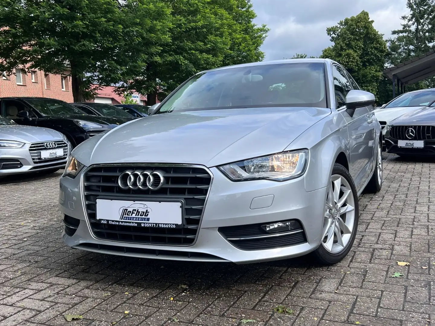 Audi A3 ambiente 3.Hand Navi Silber - 1