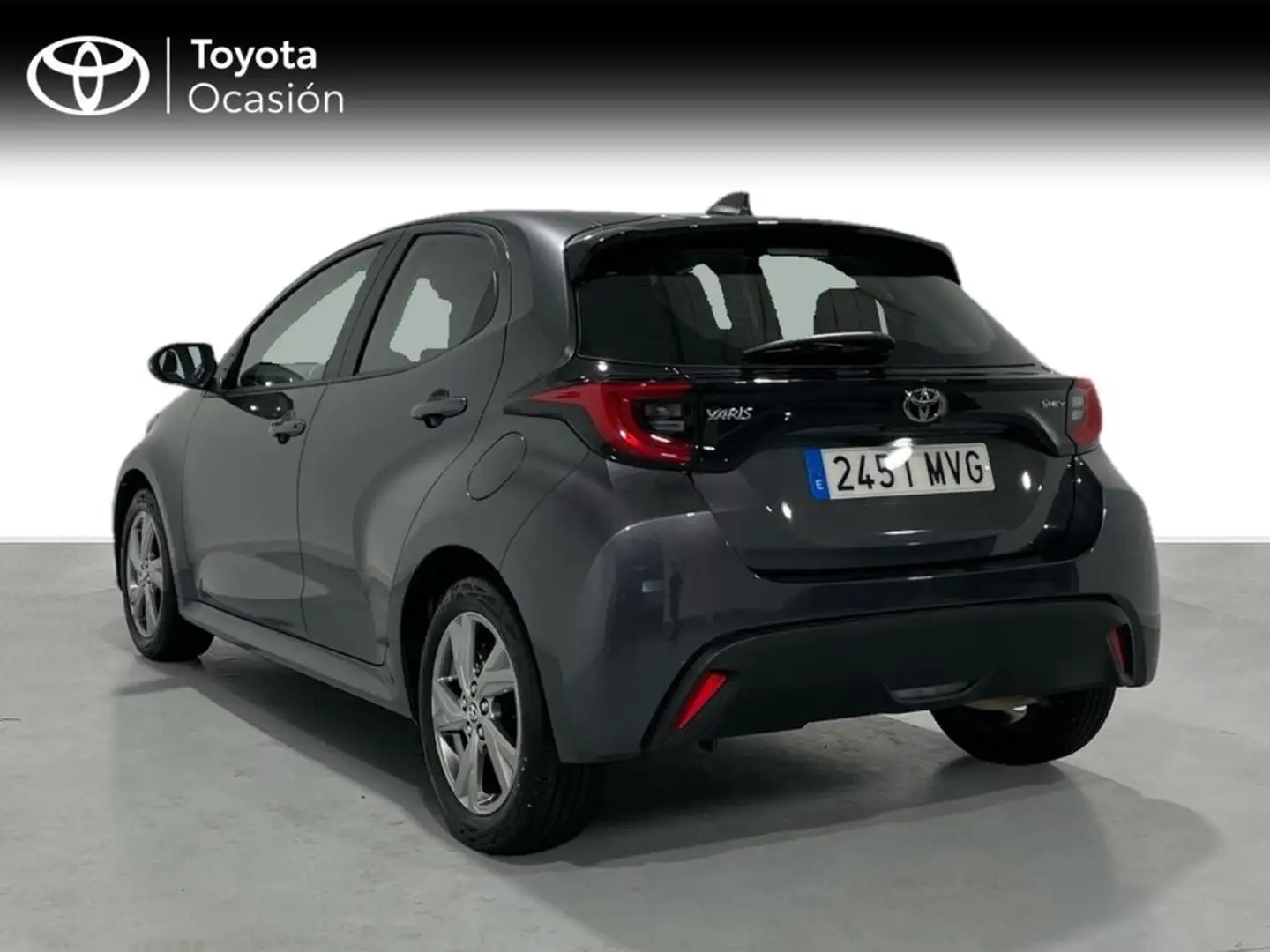 Toyota Yaris Active Plus 120H Grijs - 2