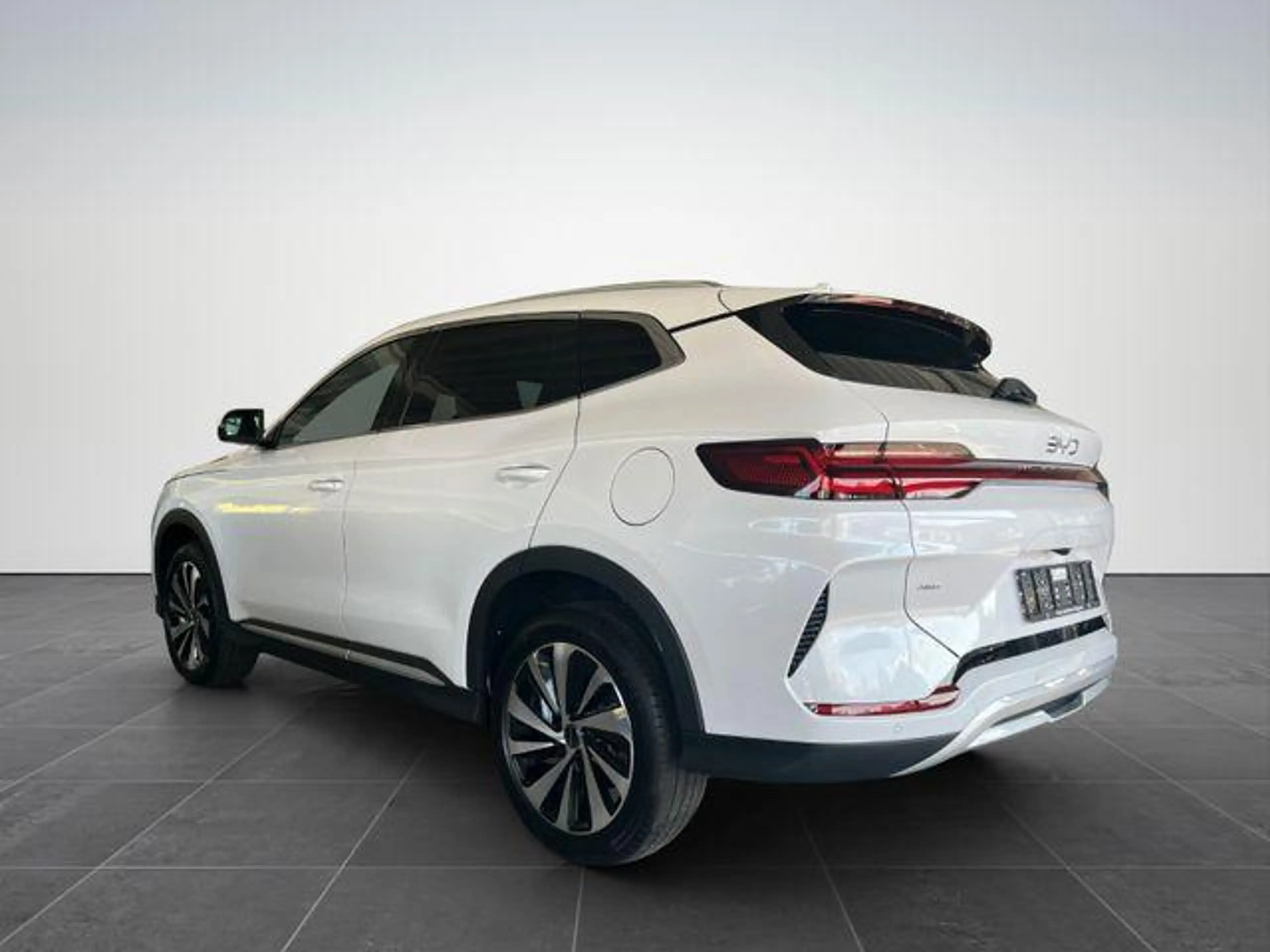 BYD Seal U DM-i Design AWD /360°/HUD/SHZ/PANO-DA 238 kW (3... — photo 5