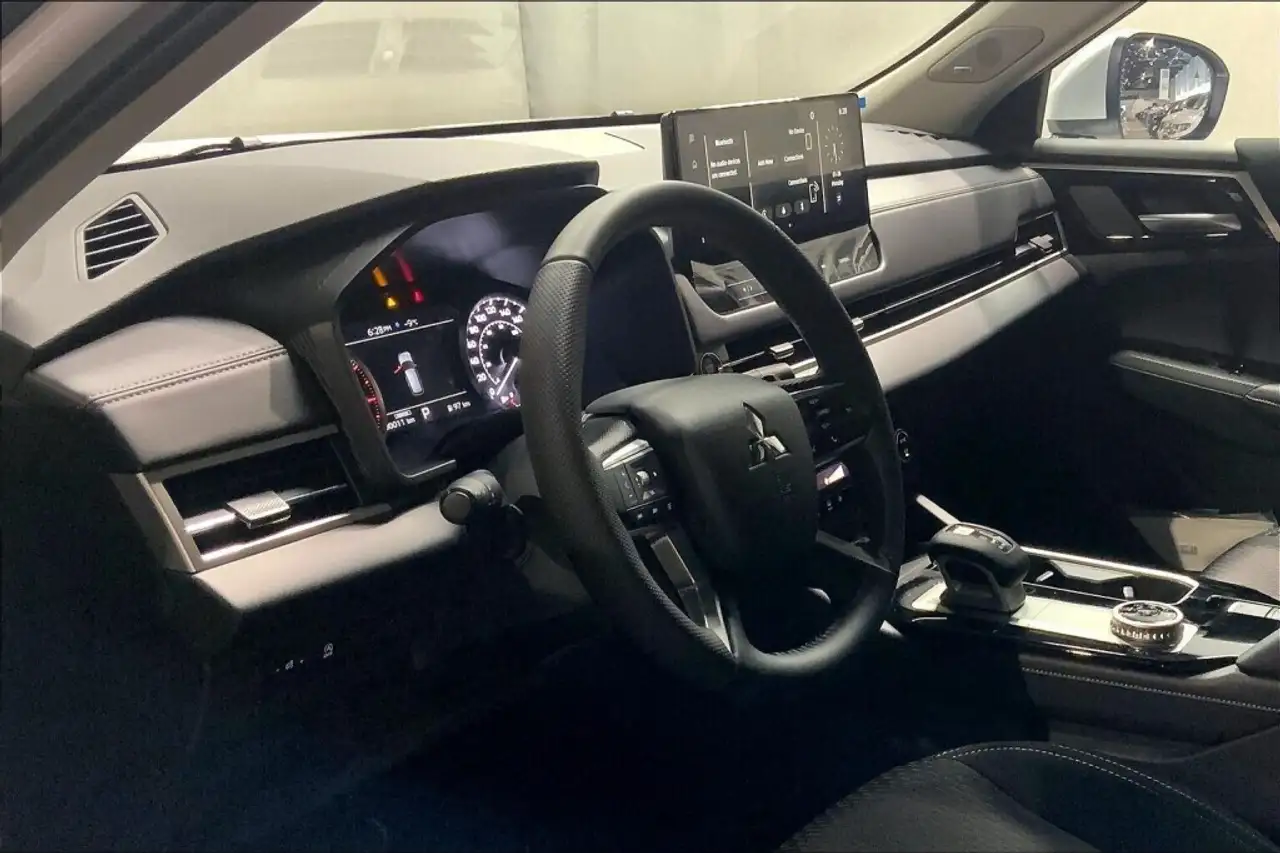 Mitsubishi Outlander снимка Mitsubishi Outlander