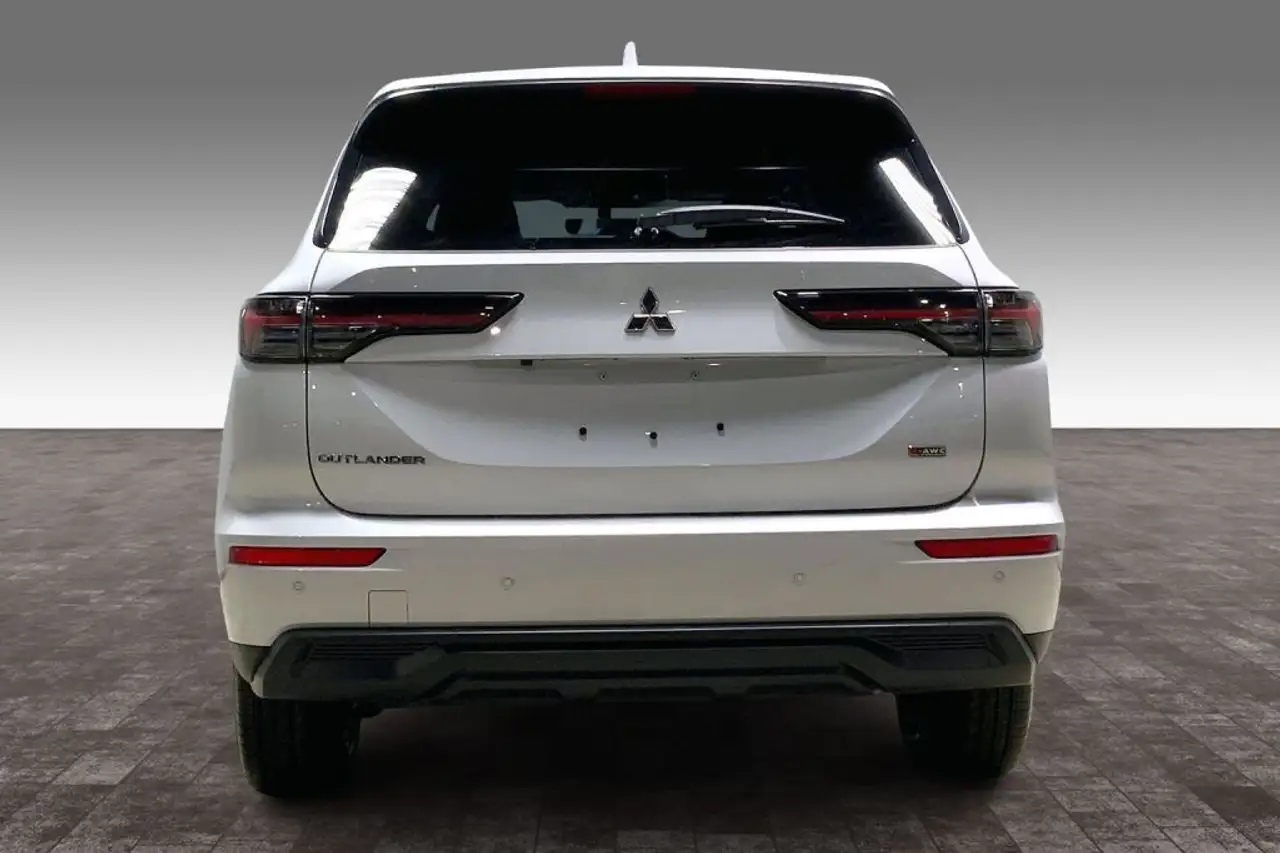 Mitsubishi Outlander снимка Mitsubishi Outlander
