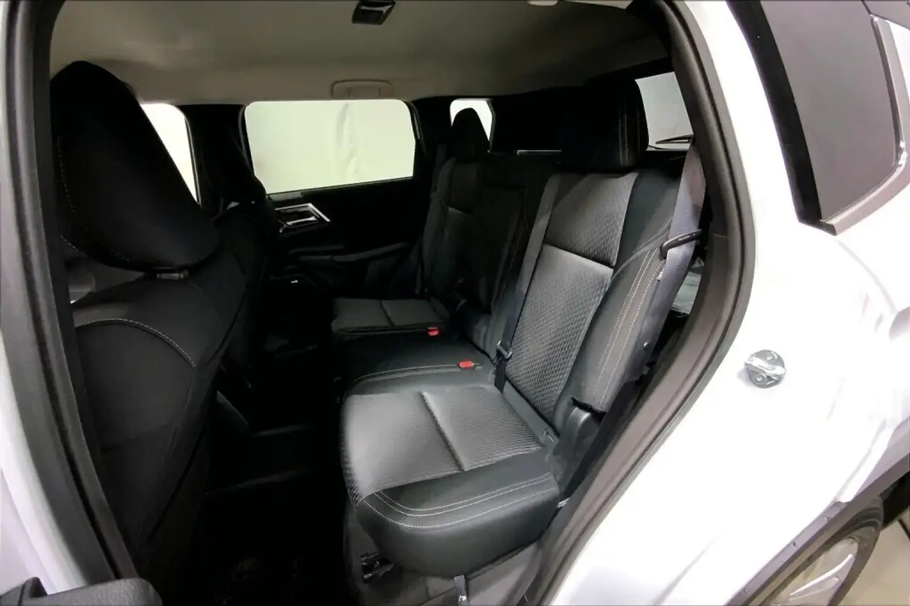 Mitsubishi Outlander снимка Mitsubishi Outlander