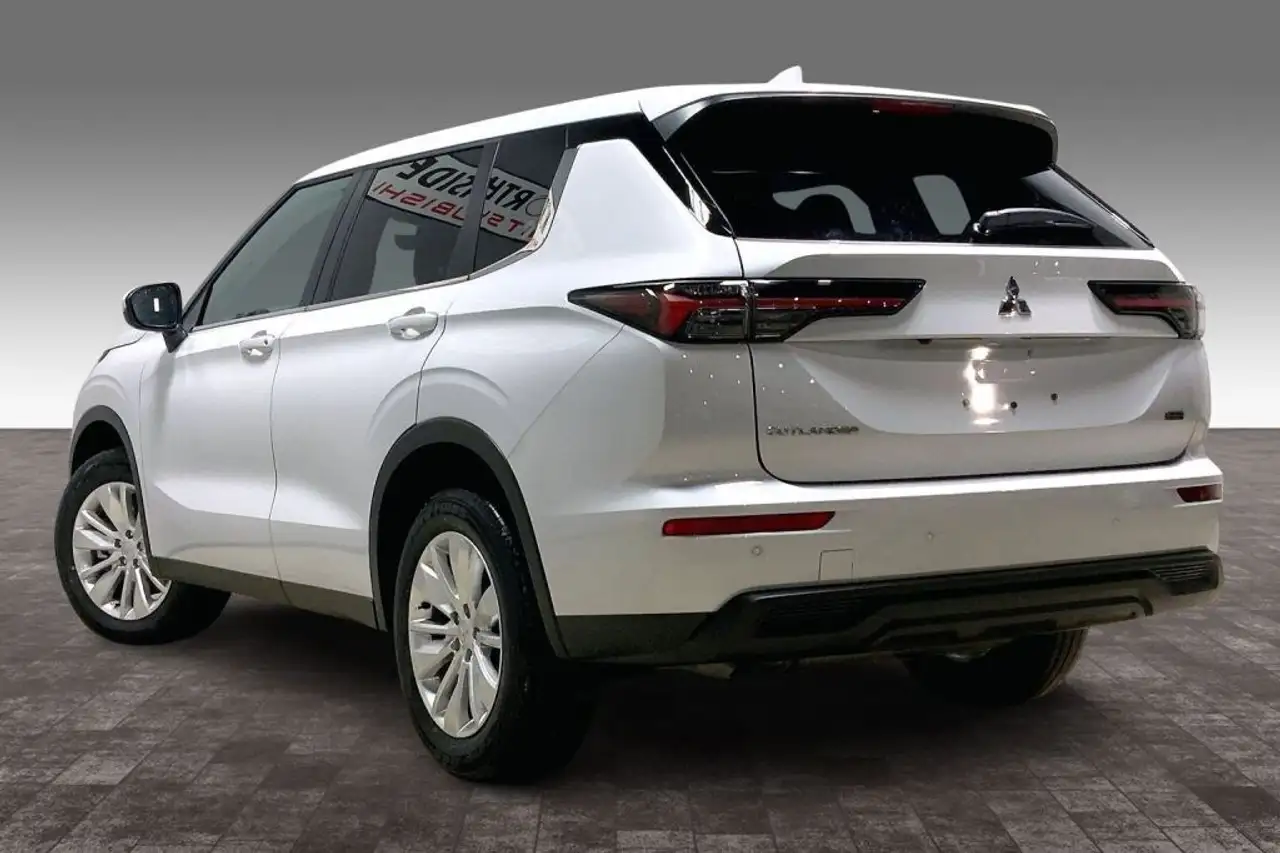 Mitsubishi Outlander снимка Mitsubishi Outlander