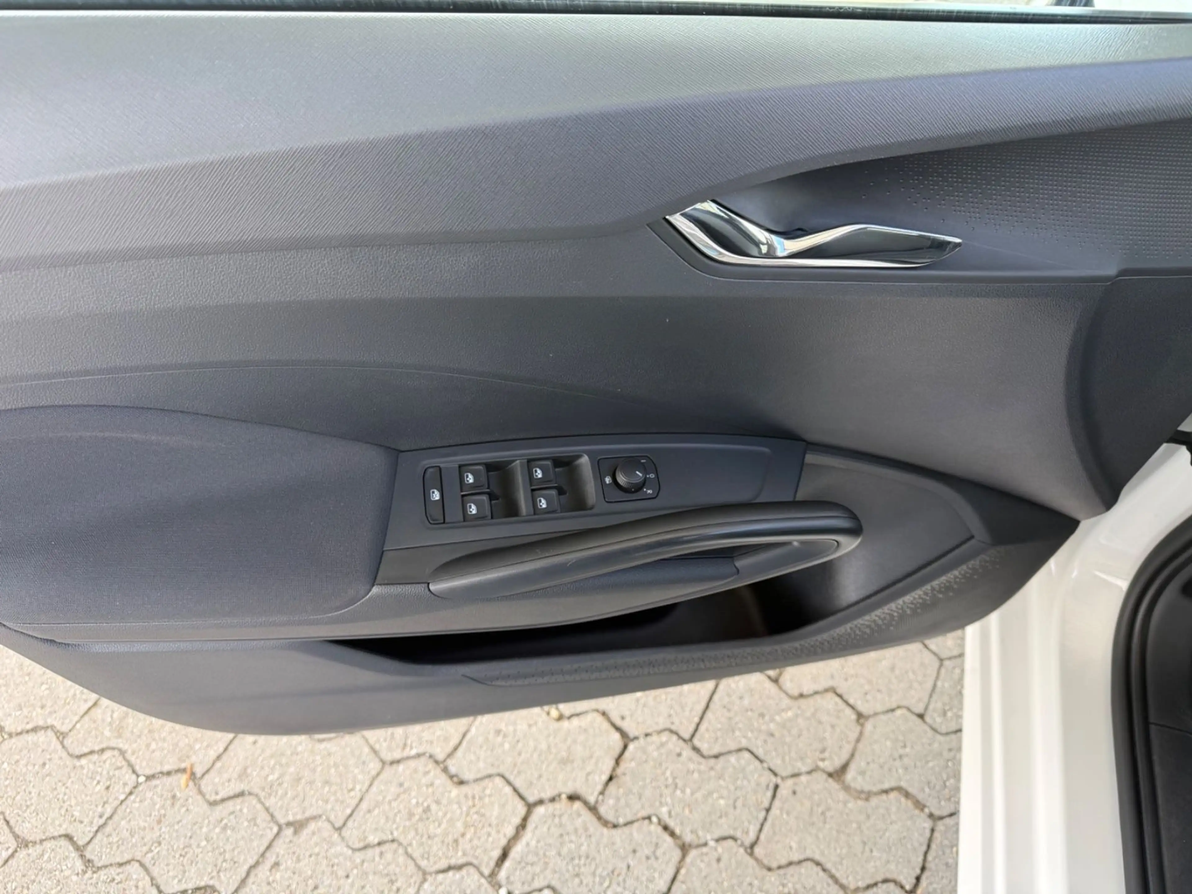 Skoda Fabia Selection LED CARPLAY DAB TEMPOMAT — photo 17