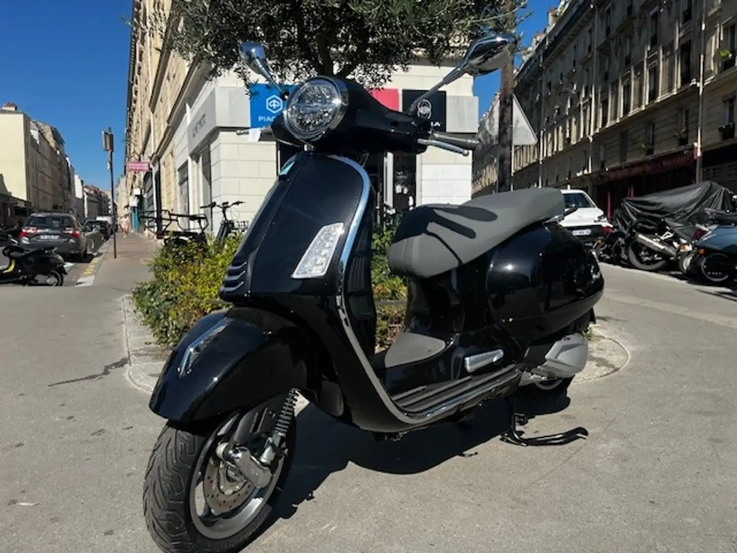 Vespa GTS 310 Zwart - 2