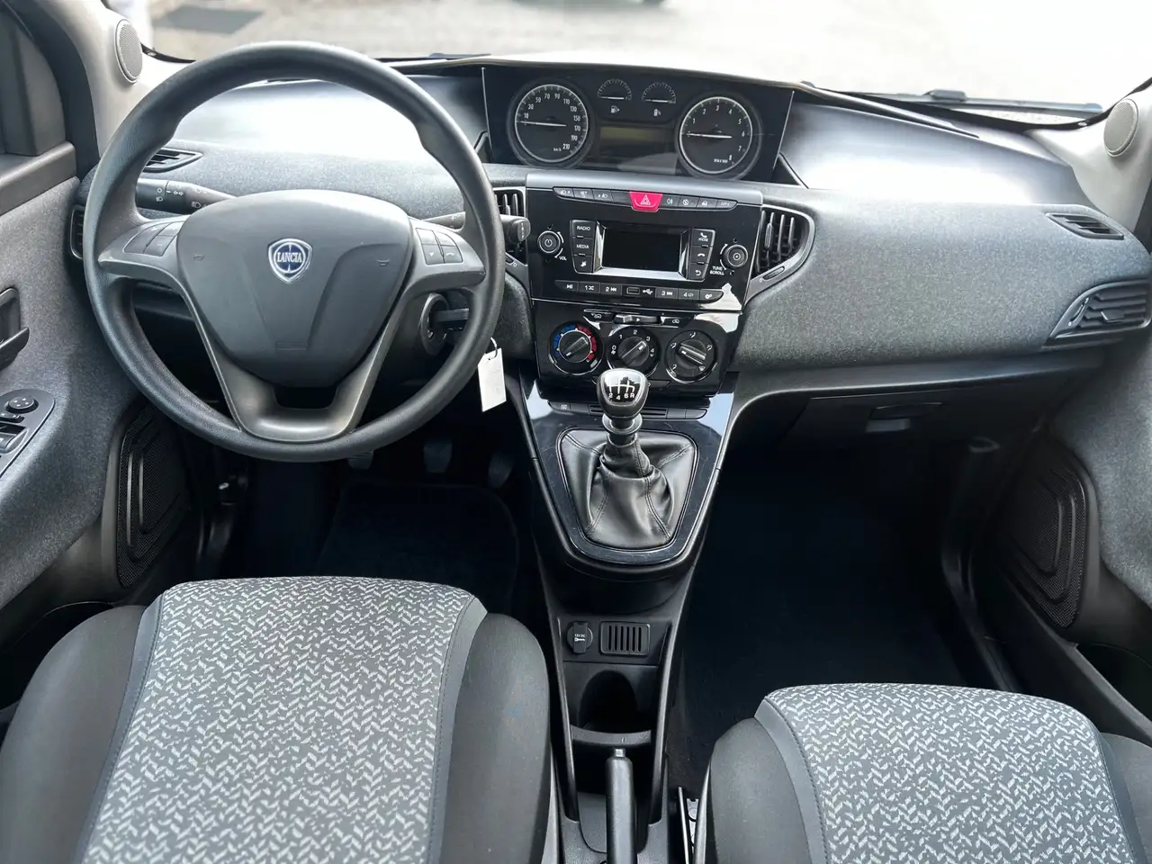 Lancia Ypsilon 2022 — фото 6