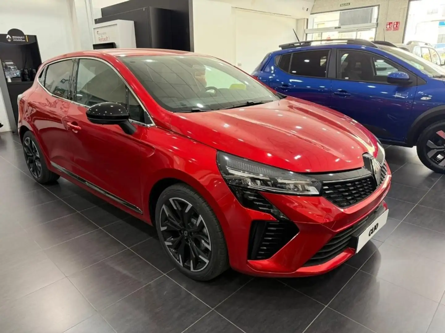 Renault Clio Techno Rouge - 2